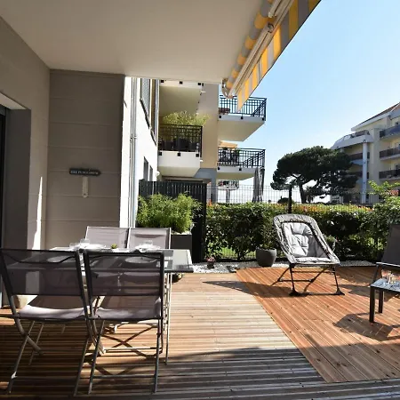 - T3 Calme Et Spacieux Avec Jardin Et Parking, Proche Port Et - Fr-1-420-49 Apartment